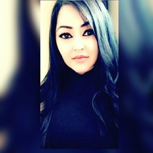 Meet your Posher, Adriana